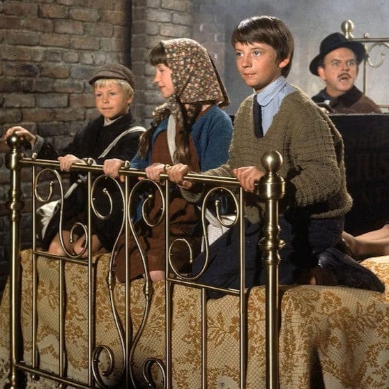 Bedknobs_and_Broomsticks_Inspired_Bed.jpg